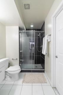 Luxury & Neat Private Room in DC - Washington - 6