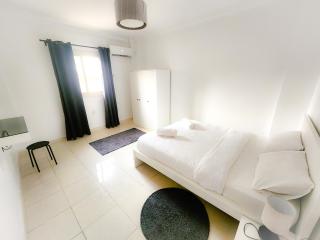 Stylish and modern apartment close to the airport - 6