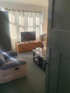 Double bed rooms in Meadowhall, Tinsley - 2