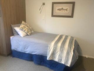 Anglers Adventure Paradise Cabin BNB Wifi Parking - 1