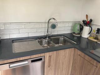 Anglers Adventure Paradise Cabin BNB Wifi Parking - Turangi - 3