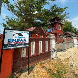 Ombak Beach Homestay Traditional Villas - 4