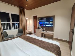 City Home Premium Homestay - Shillong - 5