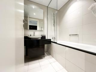 Trophy Stays - Supreme Opulence - Chic Studio in Business Bay - Dubai - 1