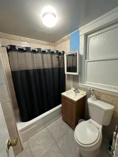 Fidelia Diamond Room Queen Bed Minutes from Newark Liberty International Airport and Newark Penn Station - Irvington - 7