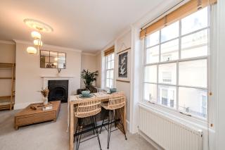 Elegant 1 Bedroom Flat Near Brighton Pier and Lively Kemptown - Brighton & Hove - 2