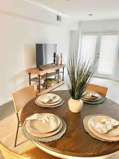 Colonial Stay- 7 BR-up to 14 Guests - Roswell - 6