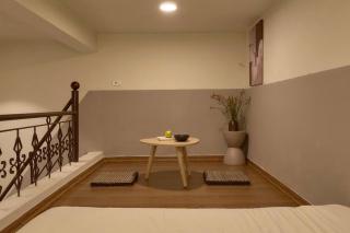 Old Quarter Attic Homee - 8