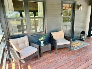 Alpharetta Home-5Brooms-6Bds-12Guests - 1