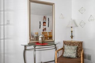 Glengarry Haus Spacious 2BR Home Away From Home - Mississauga - 1