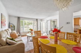 Glengarry Haus Spacious 2BR Home Away From Home - Mississauga - 9