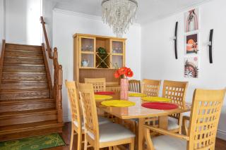 Glengarry Haus Spacious 2BR Home Away From Home - 1