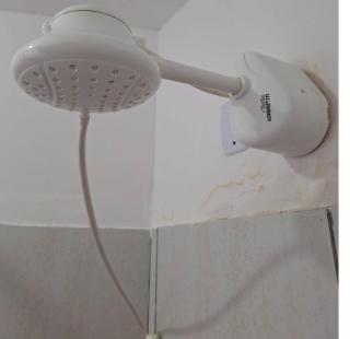 Qto e Wc privativos Cozinha e Lavadora Compartilhadas - São Luís - 1