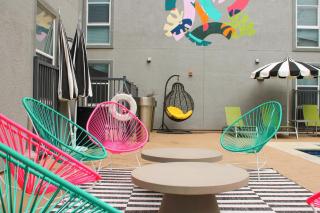 Modern Condo with Pool Gym Workspaces & BBQ - Austin - 6