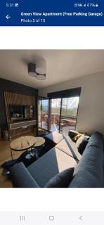 Green View Apartment with free garage parking - 9