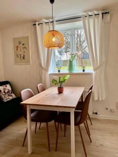 5 minute walk to LEGO house - 50m2 apartment - unit A - garden on site - 0