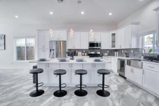VEGAS OASIS CLOSE 2 STRIP! Private Hot tub & Heated Pool - Las Vegas - 8
