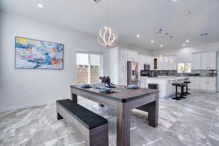 VEGAS OASIS CLOSE 2 STRIP! Private Hot tub & Heated Pool - Las Vegas - 5