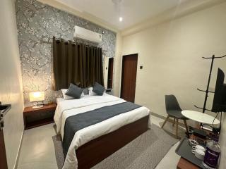 LEO Deluxe & Suite Room - Akalkot - 6