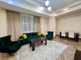 Top Location City Center, Modern Large Apartment with Separate Spacious Living room and Kitchen, Balcony and 2 Bedrooms - 6