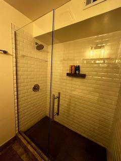 Chic Modern Comfort in Chicago - Chicago - 4