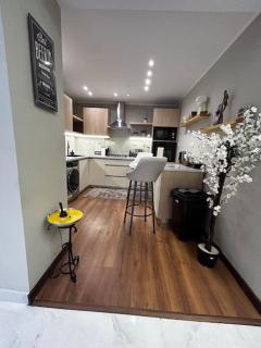 Superior 2 bdroom apt with pool - 6