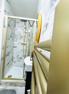 Ensuite Luxury Bedroom In Purfleet - Purfleet - 1