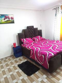 Makeena Berry Cosy Mboa - CHLOE - Douala - 1