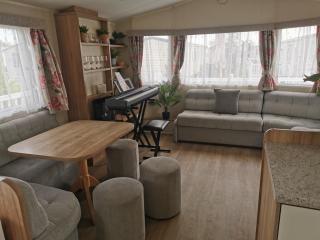 Cosy 3 Bedroom Beachfront Getaway in Mersea - West Mersea - 9