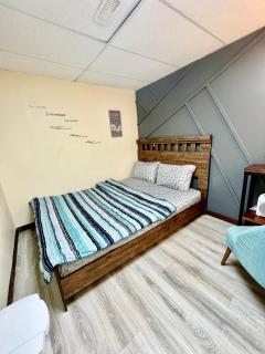 R6 Room Near Airport - Mississauga - 7
