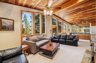 New! Birch Fairway House - On golf course - Hot tub - Garage - Family friendly - McCall - 0