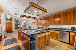New! Birch Fairway House - On golf course - Hot tub - Garage - Family friendly - McCall - 2