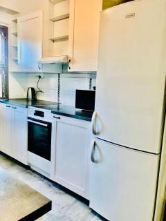 2 Bedroom Apartment with Private Sauna for 5 people 15 mins to Helsinki 56sq mt min 2 nights - 5