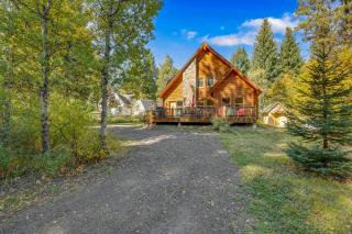 New! Tranquil Aspens - near lake, town, parks - expansive deck - pet friendly - 6