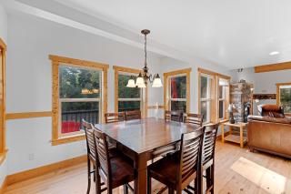 New! Tranquil Aspens - near lake, town, parks - expansive deck - pet friendly - 3