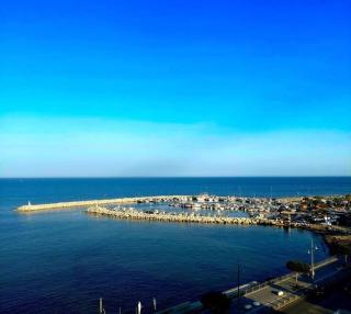 Sea View 1BR With Pool Access - Lanarka - 3