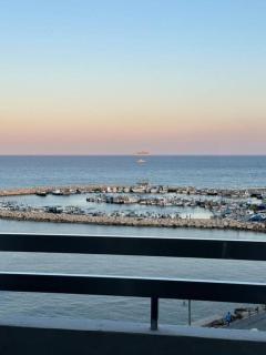 Sea View 1BR With Pool Access - Lanarka - 1