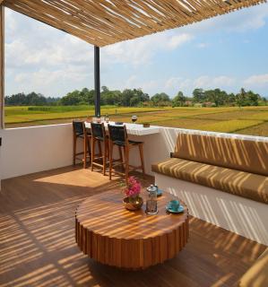 Kamalie Bali Villa 4 élégant rooms, rice Fields ,Ocean , Pool, jacuzzi, Rooftop and Staff to take care of you - 1