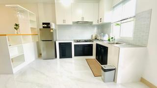 Holiday Home By Lucky - 4