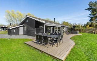 Four-Bedroom Holiday Home In Vaggerlose - Marielyst - 3