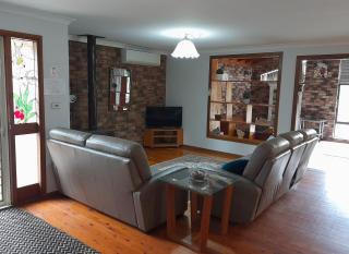 Oleander Cottage - Scotts Head - 1