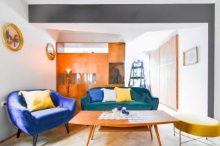 Creative 70s-inspired Stay Center Parking - 7