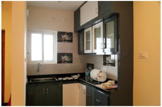 Padmavathi Homestay -2BHK 1BHK AC Apartments for group of families - Best location - Flyover to Alipiri gate - Walk to PS4 Veg Restaurant - Modular Kitchen - Super fast Wi-Fi- Near to Tirupati Bus Stand 2 KM-Near to Railway Station 2KM - Tirupati - 4