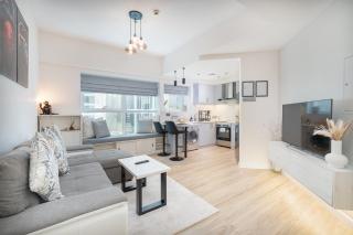 Elegant 2BR Apartment in Prime JLT - Dubai - 4