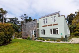 Waitutu Forest Lodge - - 0