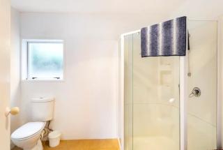 Private guest suite near the airport 1-4 guests - 5