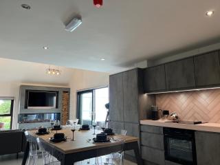 Luxury Hot Tub Jacuzzi & Sauna Apartment With Pool Table In Mid Ulster - 8