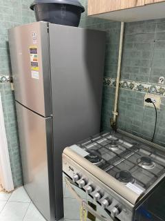 شقه مفروشه فرش جديدفى ارقى احياء الحى السابع فى اكتوبر مكيفه بالكامل و بها جميع الكماليات و قريبه من الاسواق و المولات و النوادى - 1