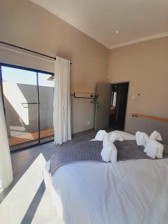 Krugers elegant escape The Kop - Marloth Park - 1