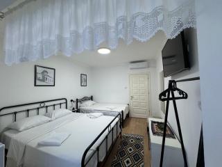 Double17 Apartaments - Gjirokastër - 7